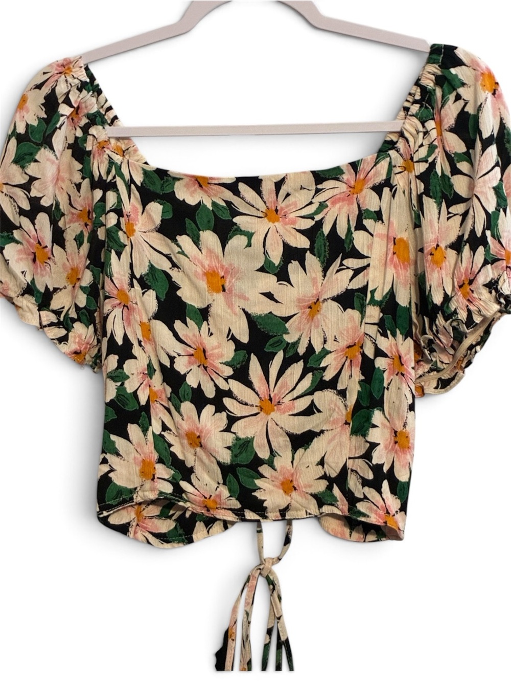New! Angie Black Floral Daisy Puff-Sleeve Top Pink & Cream Flowers Medium NWT